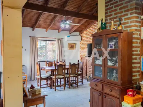 Casa 5 ambientes con 2 baños