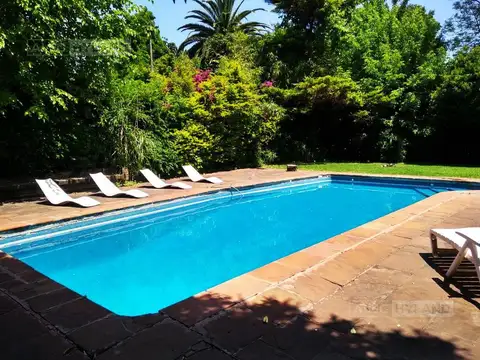Casa  con 5 dormitorios y pileta  en Venta cerca de colegios en la Horqueta, San Isidro