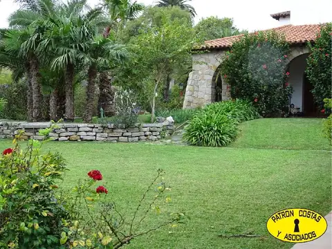 Casa 6 ambientes con 5 baños