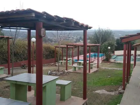 Casa en venta - 6 Dormitorios 2 Baños - Cocheras - 890Mts2 - Tanti, Córdoba