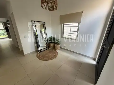 Casa 3 ambientes con 2 baños