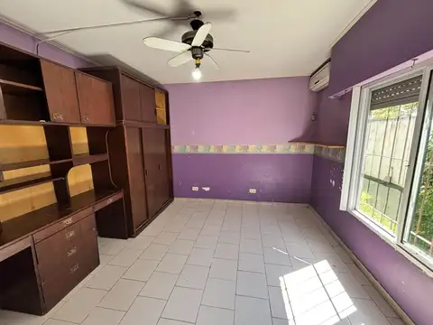 Casa 3 dormitorios con amplio jardín