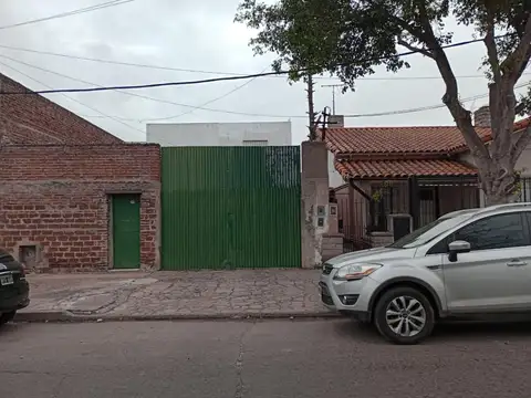 LOTE CON COCHERAS MAS DEPARTAMENTO DE 3 AMBIENTES