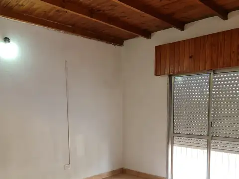 Depto Tipo Casa en Alquiler de 2 dormitorios