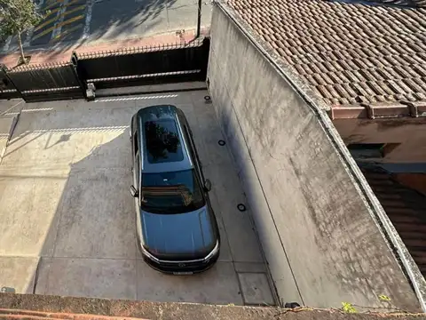 Oficina 5 ambientes con 2 baños