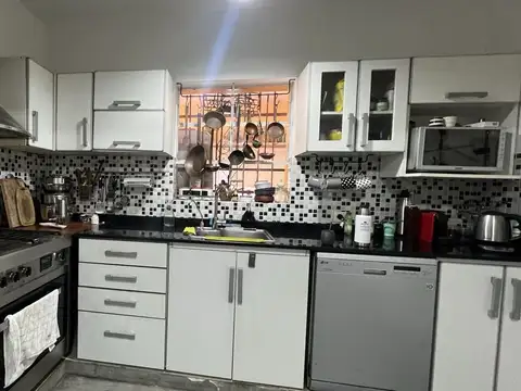 Casa 3 ambientes con 2 baños