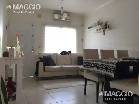 Casa 3 ambientes con 2 baños