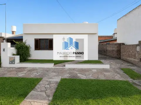 Casa en venta c/ cochera en Capitán Sarmiento