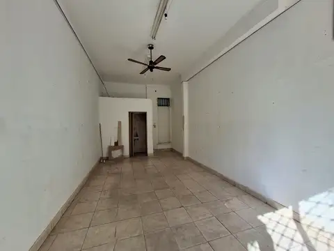 Local en Alquiler en Villa del Parque, $ 500.000