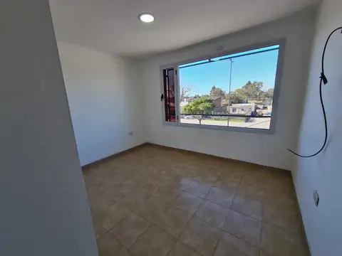 LOCALES COMERCIALES + 4 DEPARTAMENTOS SOBRE YRIGOYEN