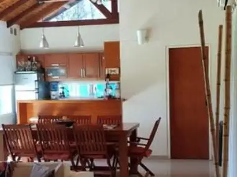 Casa con piscina en Soldini