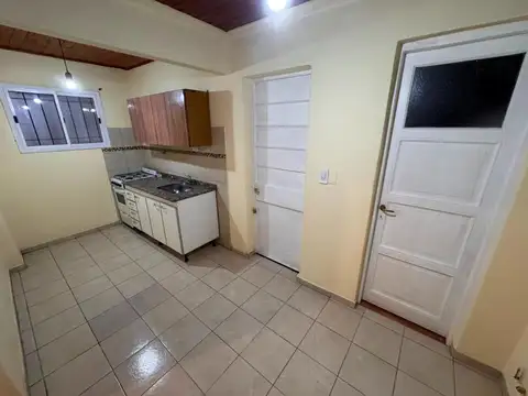 Casa 3 ambientes con 1 baño