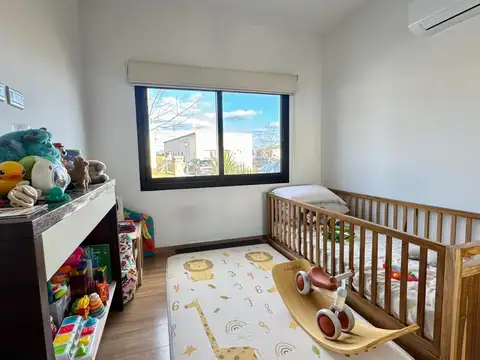 Casa en Venta en Pilar del Este - Santa Lucia, USD 199.000