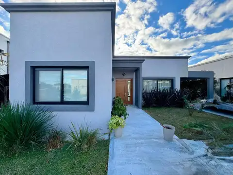 Casa en venta Pilar del Este - Santa Lucia | 4 amb | Pileta