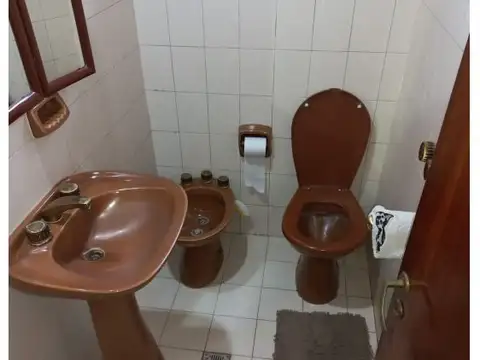 VENTA DE CASA VILLA LUZURIAGA 7 AMBIENTES QUINCHO PARQUE Y PISCINA