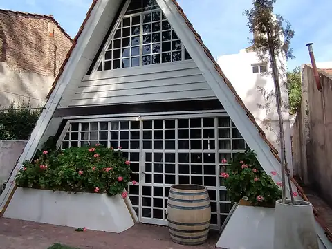 Venta de casa al frente en Adrogué