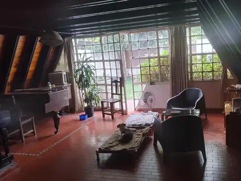 Depto Tipo Casa 4 ambientes con 2 baños