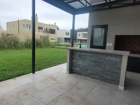 Casa en Venta en Solar de alvarez Barrio Privado, USD 255.000