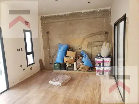 Depto Tipo Casa en Venta con 1 cocheras