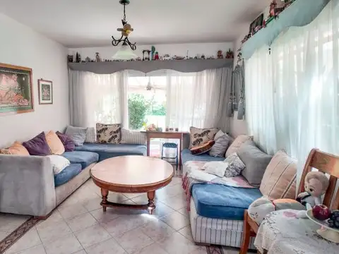 Casa 7 ambientes con 3 baños