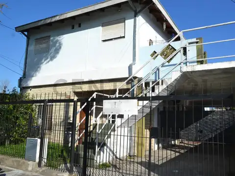 Venta Casa con 5 Deptos. en El Talar de Pacheco
