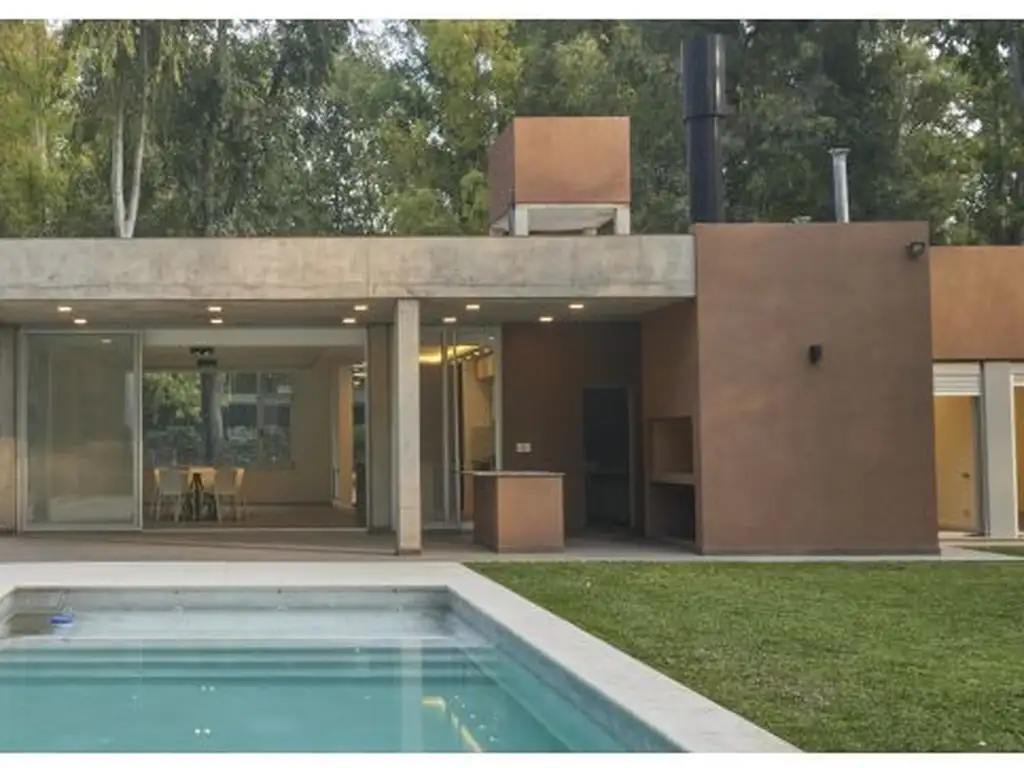 CASA DE 3 DORMITORIOS CON COCHERA, GALERÍA Y PISCINA - Foto 32