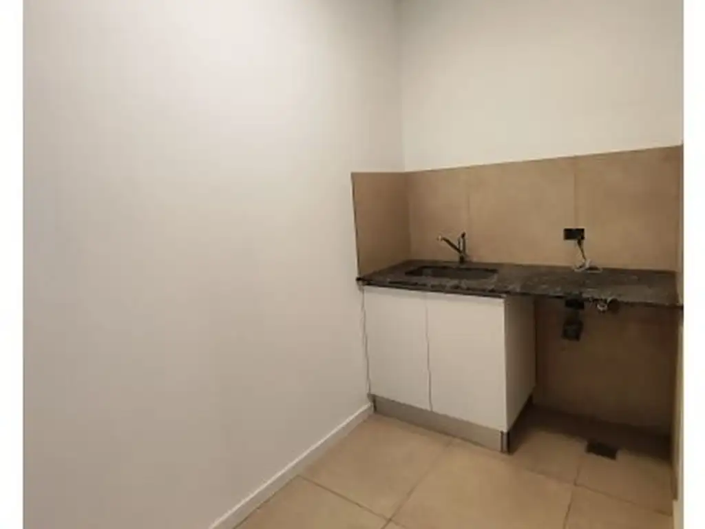 CASA DE 3 DORMITORIOS CON COCHERA, GALERÍA Y PISCINA - Foto 37