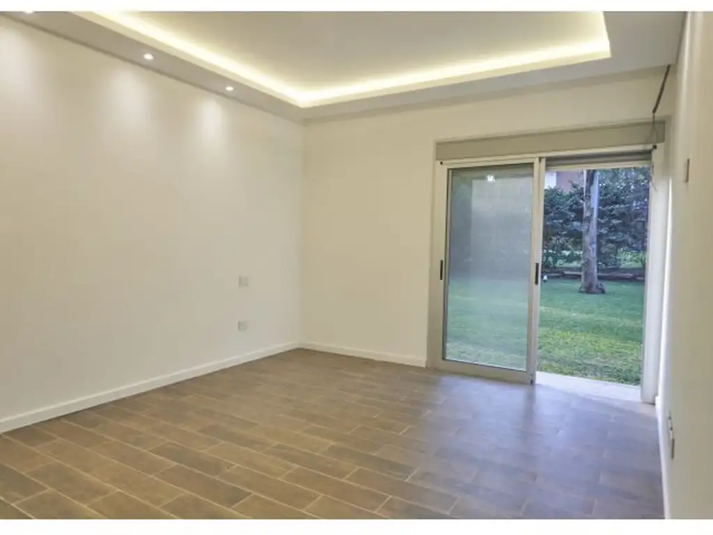 CASA DE 3 DORMITORIOS CON COCHERA, GALERÍA Y PISCINA - Foto 16