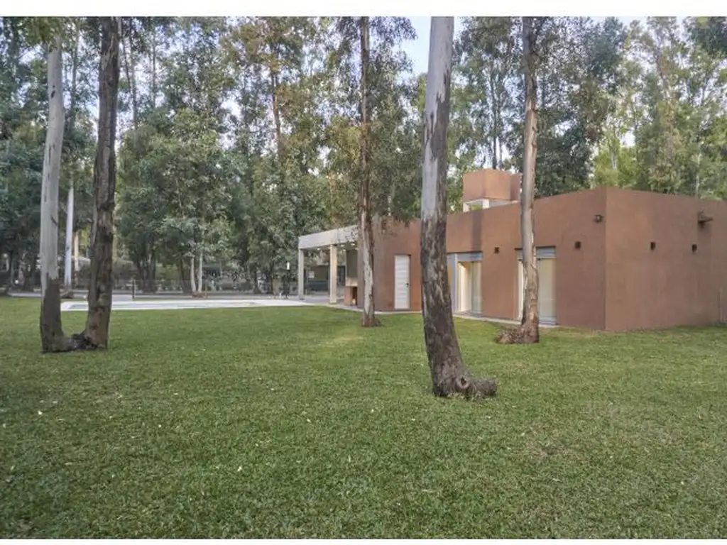 CASA DE 3 DORMITORIOS CON COCHERA, GALERÍA Y PISCINA - Foto 22