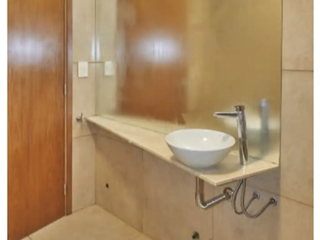 CASA DE 3 DORMITORIOS CON COCHERA, GALERÍA Y PISCINA - Foto 13