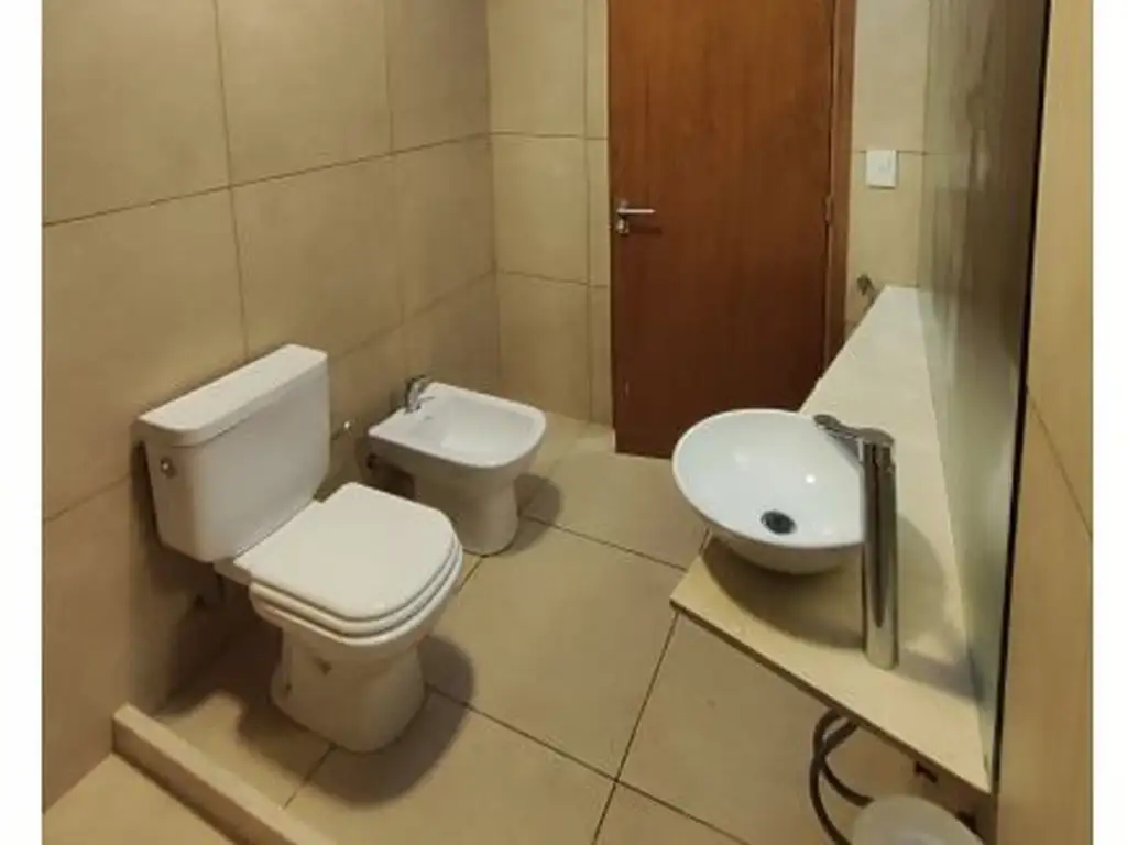 CASA DE 3 DORMITORIOS CON COCHERA, GALERÍA Y PISCINA - Foto 39