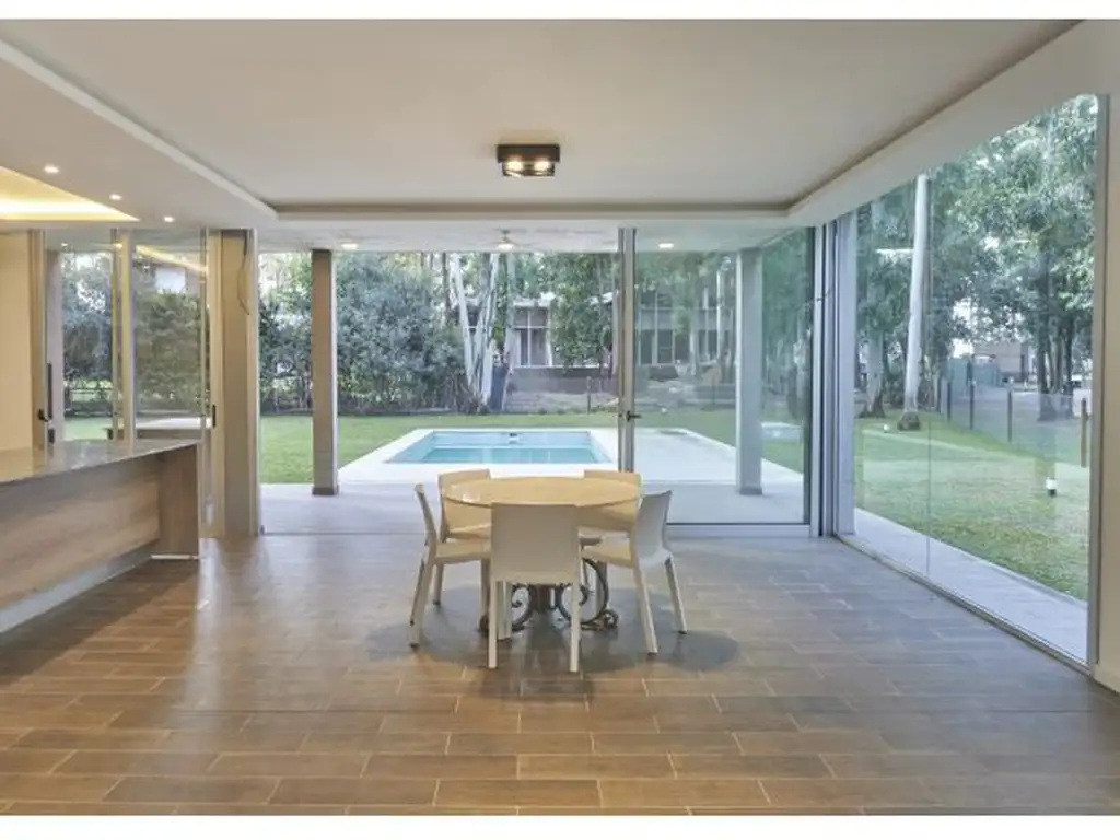 CASA DE 3 DORMITORIOS CON COCHERA, GALERÍA Y PISCINA - Foto 57