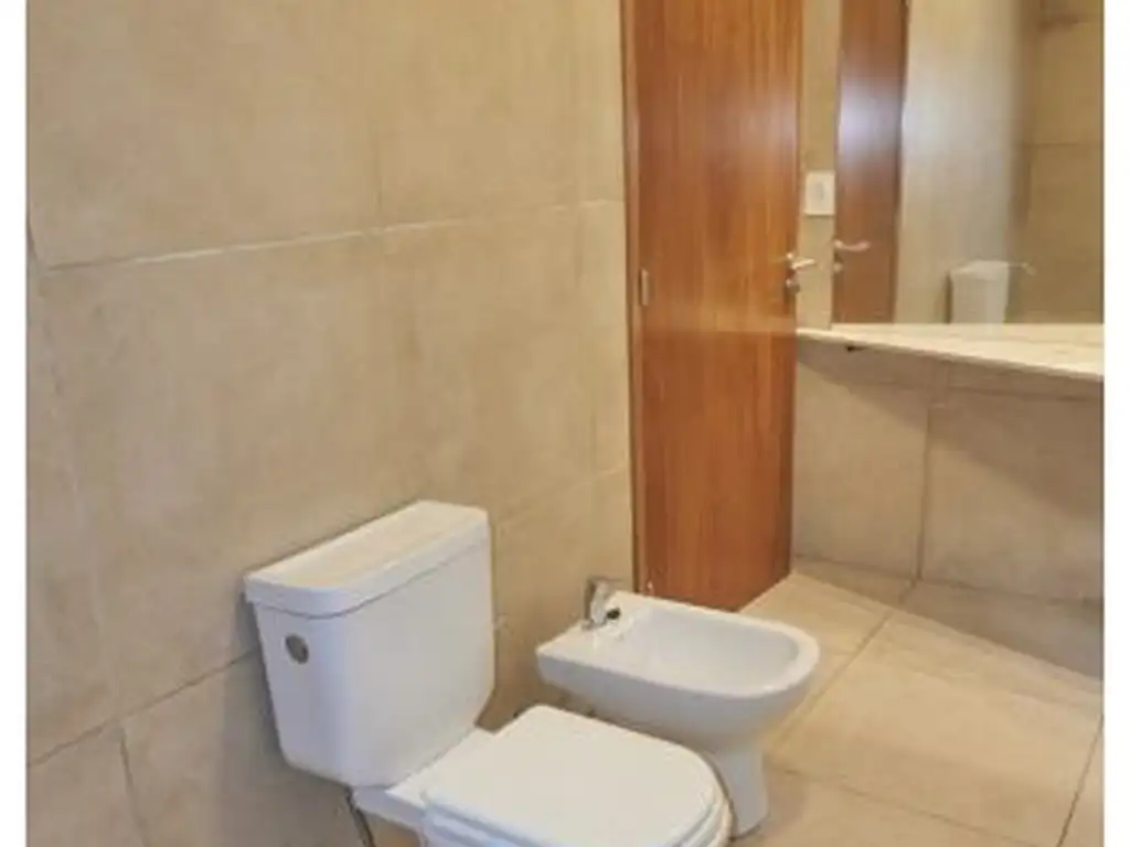 CASA DE 3 DORMITORIOS CON COCHERA, GALERÍA Y PISCINA - Foto 17