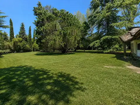 Venta - Lote con mejoras - Barrio Los Pinos - Exaltación de la Cruz