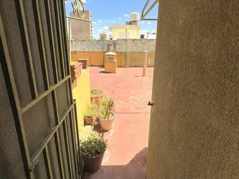 Casa 6 ambientes con 1 baño