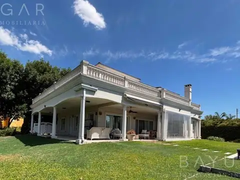 Casa 6 ambientes con 3 baños