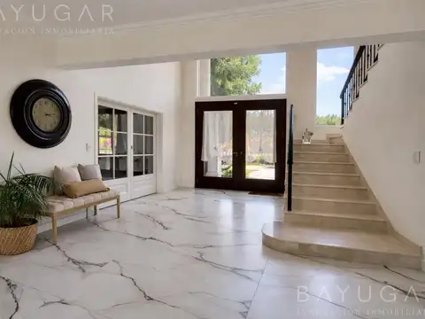 Venta Casa - Barrio Los Jazmines / Pilar del Este