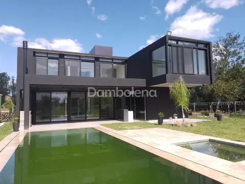 Casa  en Venta en Weston, Moreno