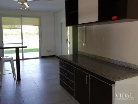 Casa en Venta con 4 cocheras