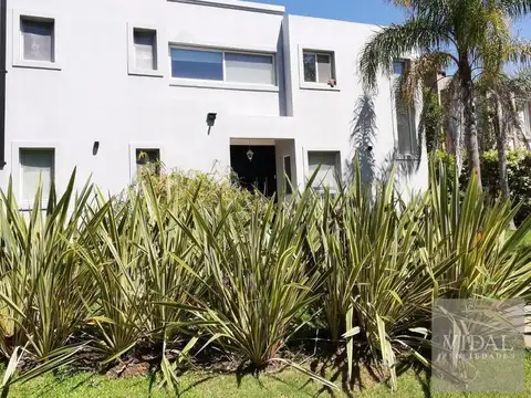 Casa en San Isidro Labrador. Villanueva.