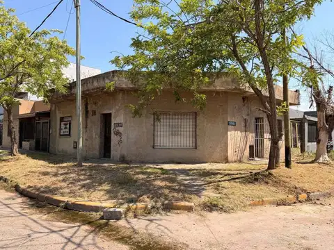 VENTA CASA 3AMB ESQUINA QUILMES