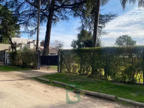 Casa en Venta con 7 cocheras