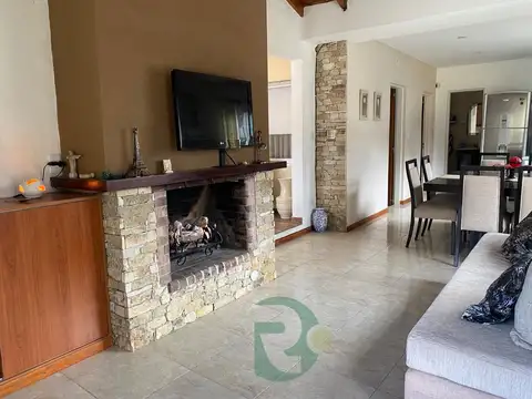 Casa en Venta con 7 cocheras