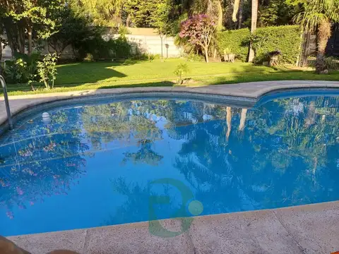Venta casa 3 Amb.Quincho-Pileta-Lote 750mts.Udaondo.P.Leloir