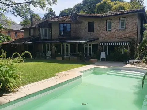 Casa en venta 4 dormitorios en Barrio El Barranco Pilar