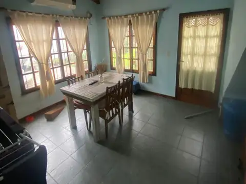 Casa 4 ambientes con 3 baños