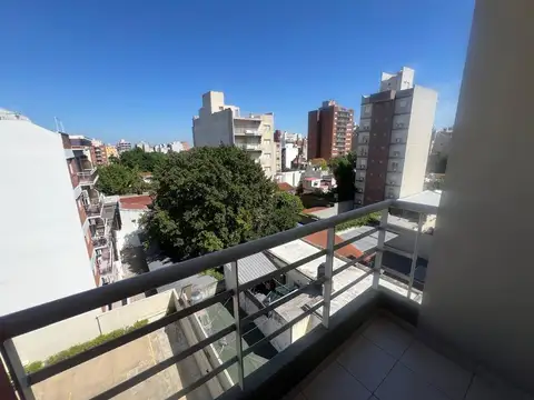 MONOAMBIENTE EN VENTA EN MORON CON BALCON