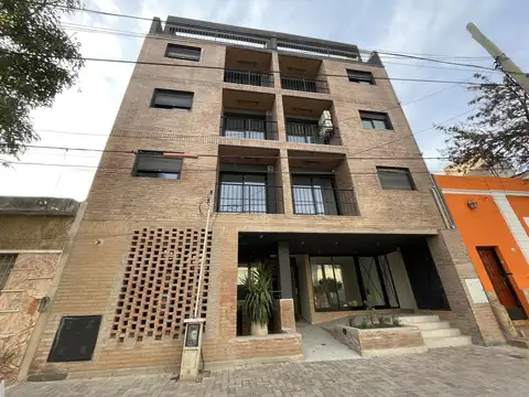 ¡Venta! Dpto. en Alta Córdoba - 1 Dormitorio ¡Con patio y asador! ¡A Estrenar!