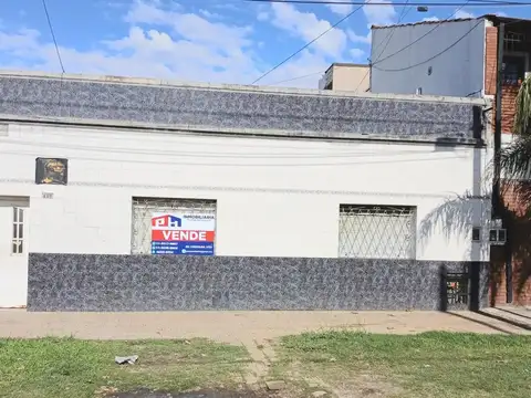 Venta amplia casa s/lote de 220 m²