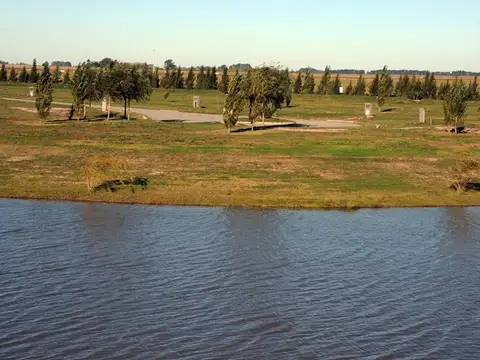 Terrenos y Lotes en Venta en Brandsen ,est.cnl.brandsen [Cod: ]